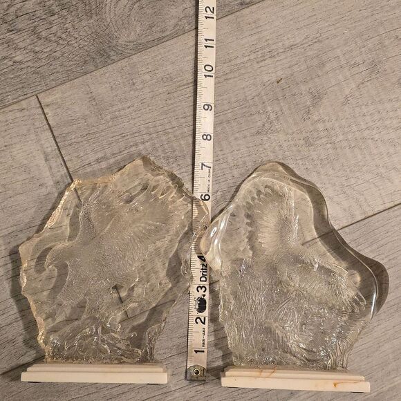 Vintage Lucite Carved Eagle Sculptures Paperweights glow under ultraviolet - Picture 7 of 7